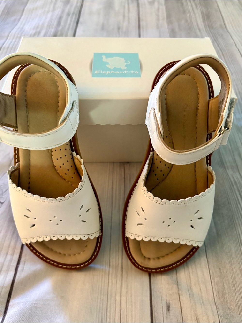 Elephantito White Scalloped Leather Sandals Girls Size 11